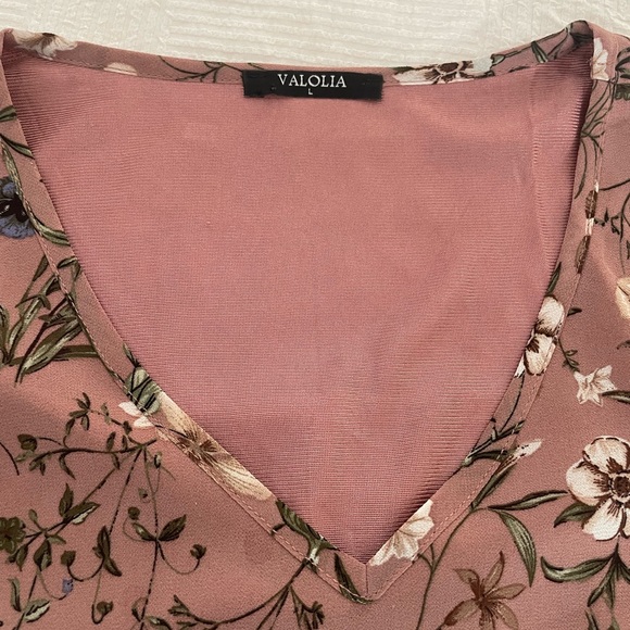 Valolia V-Neck Floral Pink Ruffle Sleeve Top with Sheer‎ Sleeves, Size Large - Picture 3 of 14